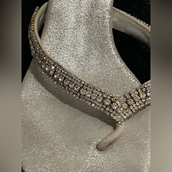 Pelle Moda Women's Crystal Bling Thong Leather Sandals – Size 9 - Picture 3 of 13